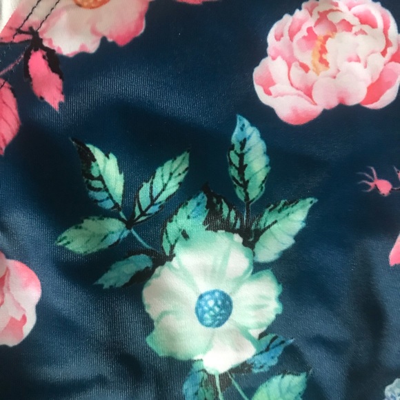 Bathing Suit - Picture 5 of 6